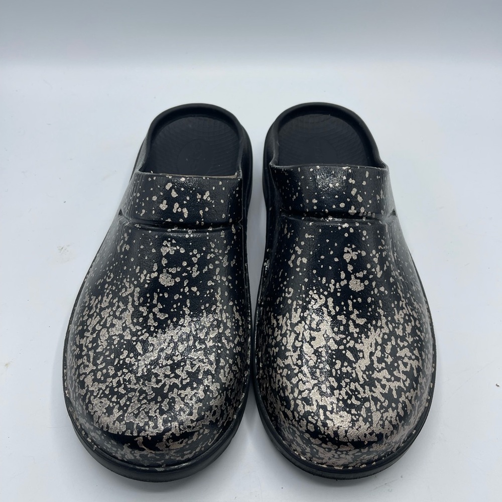 Oofos OOcloog Recovery Clog Womens Size 11 Shoe Black Rubber Round Toe Mules